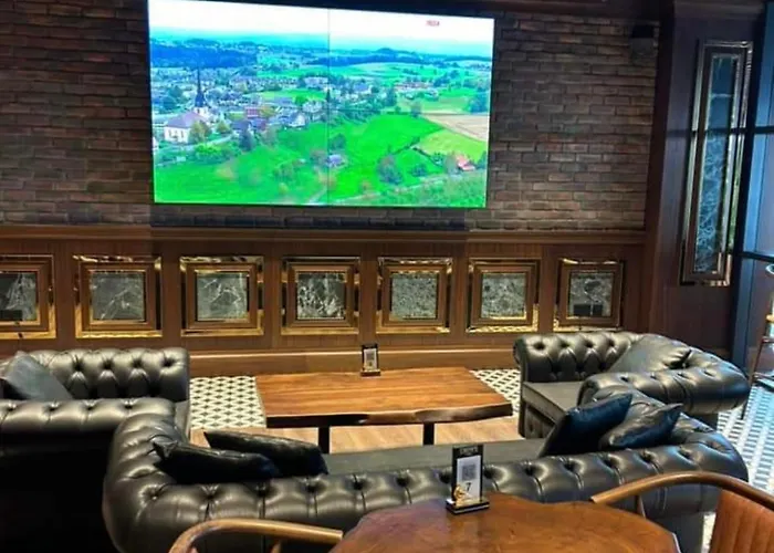 Grand Sapphire Aglantzia