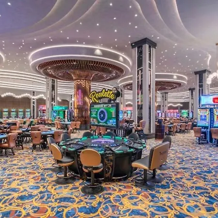 Grand Sapphire Apartment *