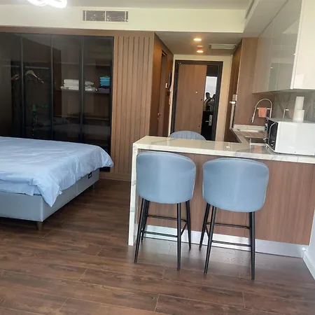 Grand Sapphire Apartment *