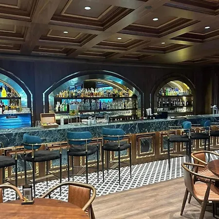 Grand Sapphire * Aglantzia