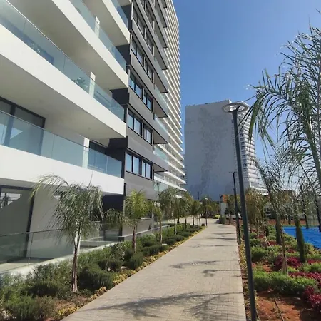 Grand Sapphire Apartment Aglantzia