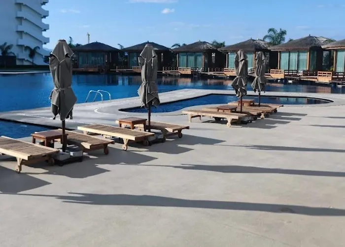 Grand Sapphire Apartment Aglantzia